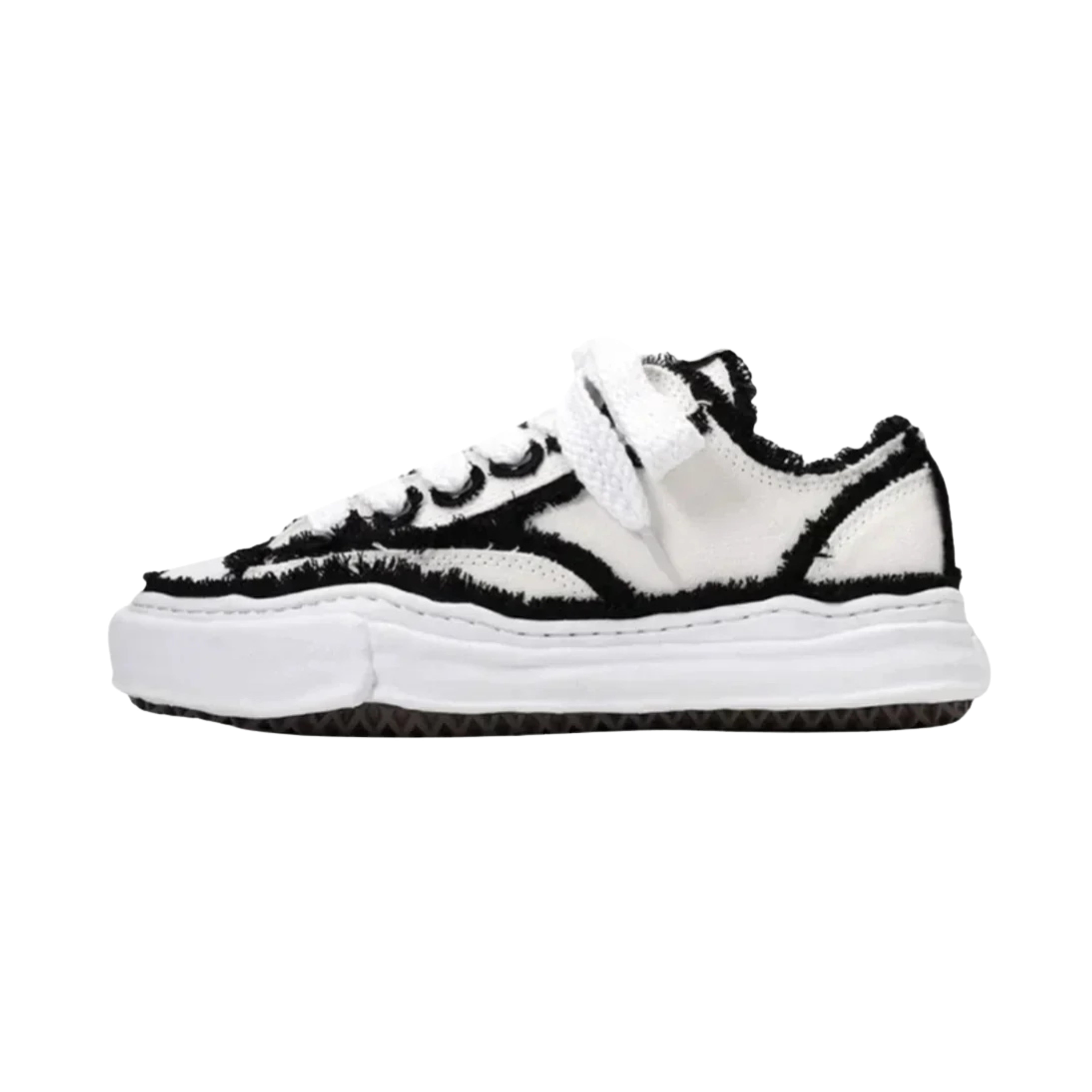 SUTORA — SNEAKER