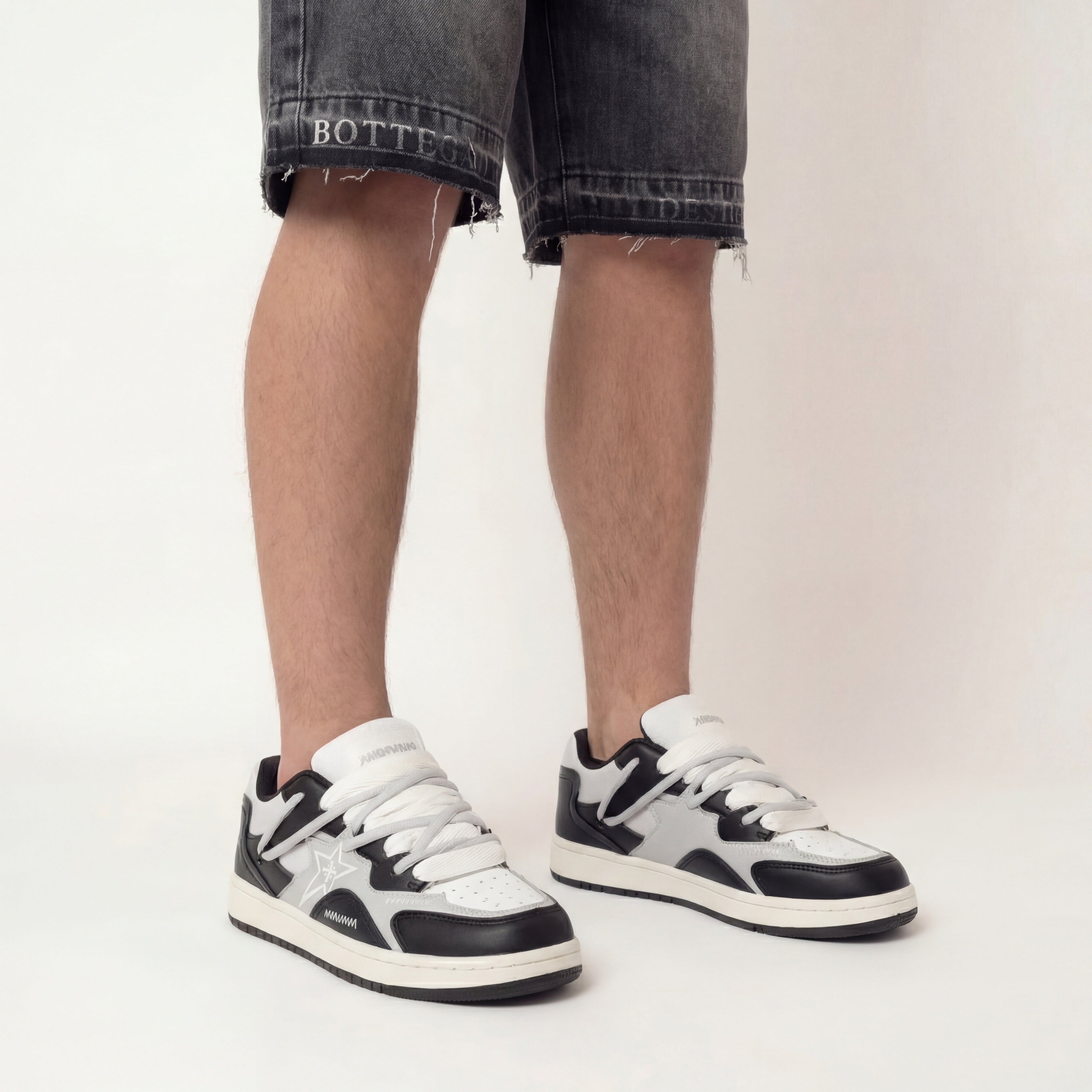 LUNARE — SNEAKER