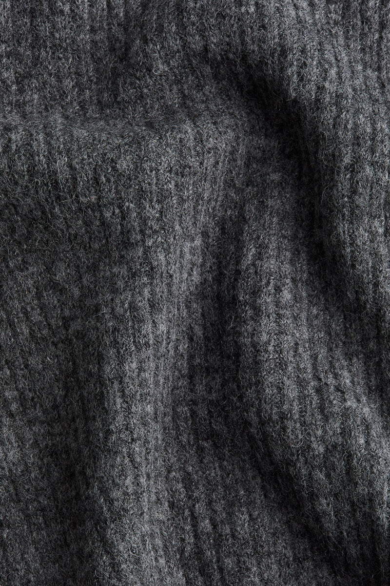 FLMNGO x Off-the shoulder sweater